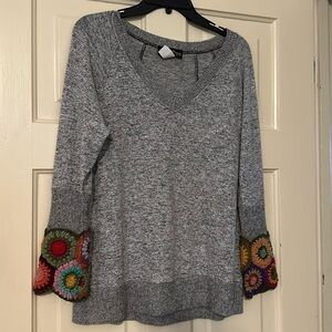 Liza Byrd V-neck sweater. Size M